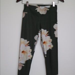 Carbon 38 Floral Print Leggings
